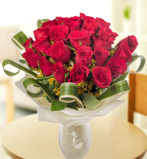 25 Red Rose In Vase – Floral Story