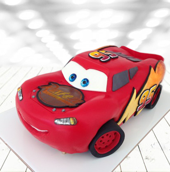15 Pixar Cakes Made By The World's Most Creative Bakers | Car cake, Disney  birthday cakes, Disney cars cake