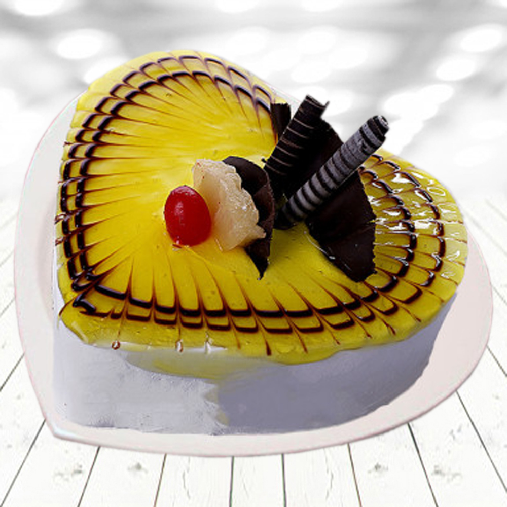 Pineapple shaped cake.. | Novelty cakes, Cupcake cakes, Character cakes